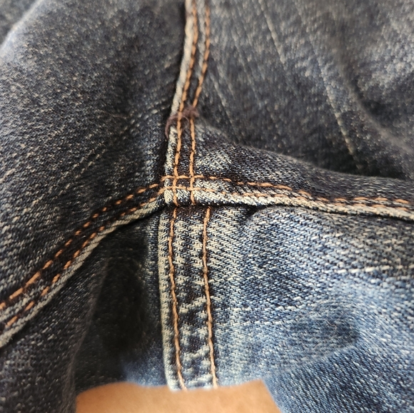 WHITE HOUSE BLACK MARKET CAPRI JEANS- SIZE 10 - Picture 8 of 8